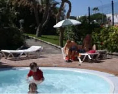 Hotel Arizona *